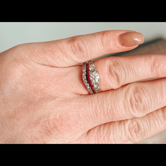 Diamond Wedding Band Set - Picture 1 of 4